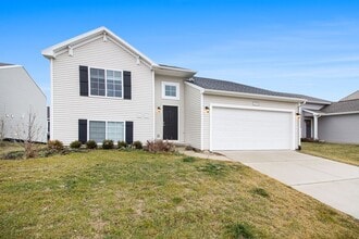 Building Photo - 372 Pine Ridge Dr