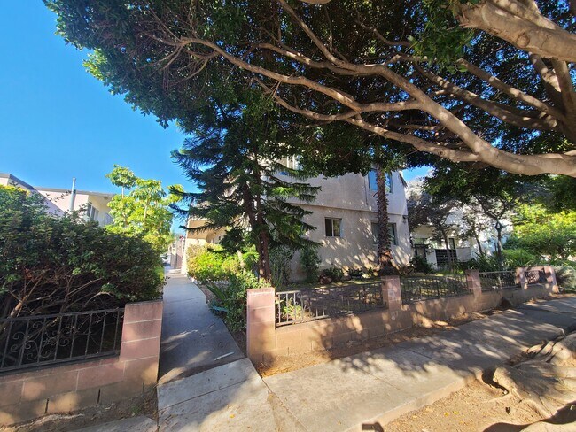 Foto del edificio - 1808 10th St