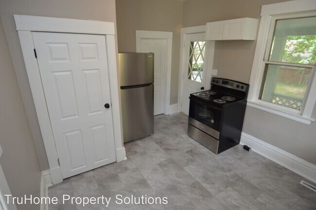 Foto del edificio - 2 br, 1 bath House - 611 Walsh St