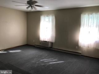 Primary Photo - 1031 N York Rd
