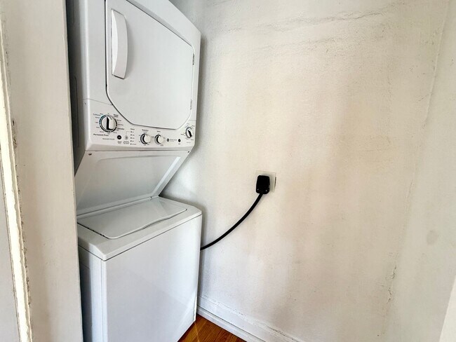 Building Photo - The Nelle