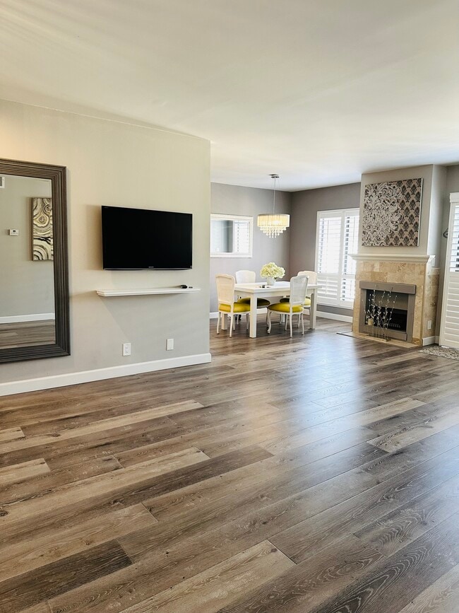 Building Photo - 1730 Camino Palmero St