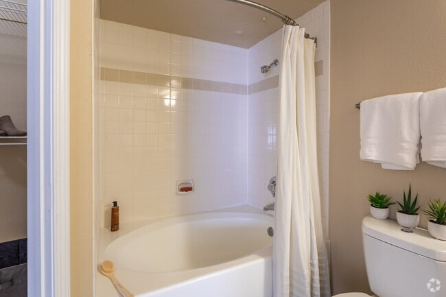 1BR, 1BA - A1 West - IMT Cherry Creek