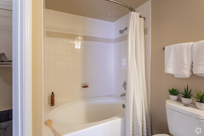 1BR, 1BA - A1 West - IMT Cherry Creek