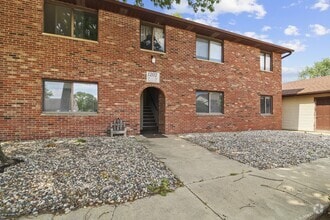 Building Photo - 1202 Dean Dr