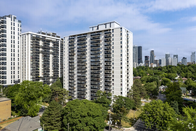 Building Photo - Davisville Village