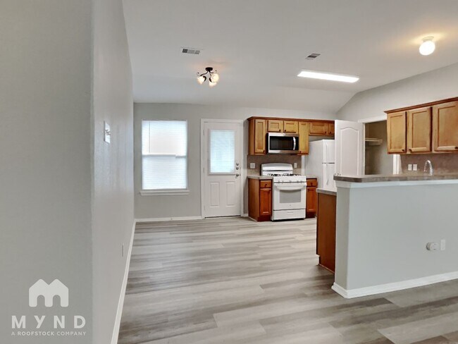 Foto del edificio - 24226 Hard Wood Dr