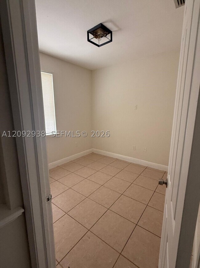 Foto del edificio - 372 SW 2nd St