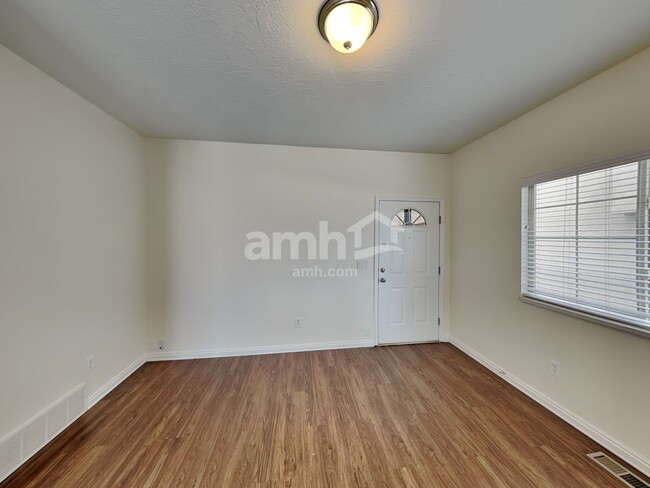 Foto del edificio - 2228 Pointe Meadow Loop