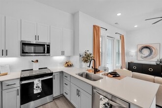 Building Photo - 1908 Bernard St