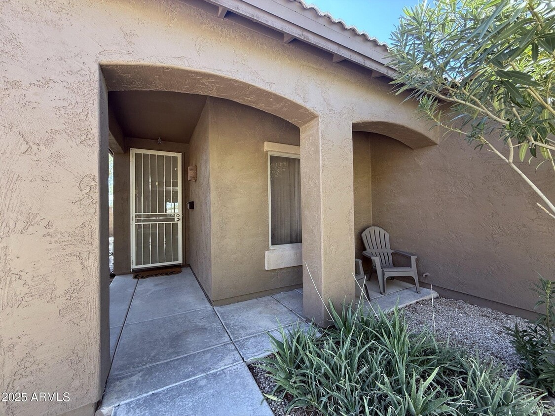 Primary Photo - 28995 N Shannon Dr