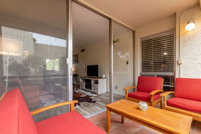 Foto del edificio - 7625 Camelback Rd