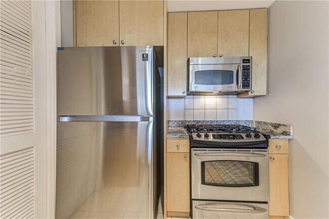 Foto del edificio - 3338 Peachtree Rd NE