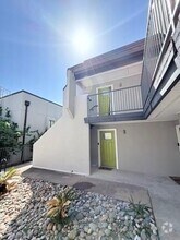 Building Photo - 935 La Posada Dr