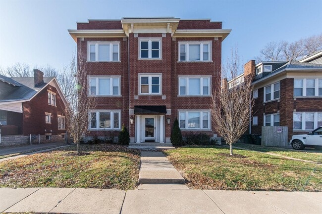 Building Photo - 262 Kalmia Ave