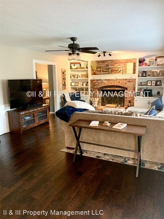 Foto del edificio - 4 br, 2.5 bath House - 11509 Newton St