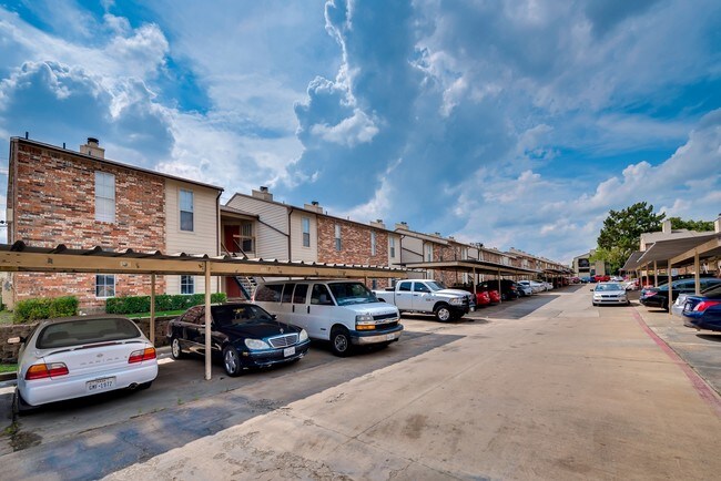 Foto del edificio - Creekbend Condominiums