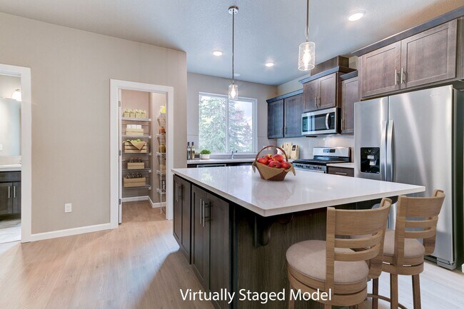 Foto del edificio - Beautiful Newer Construction Home! 3 Maste...