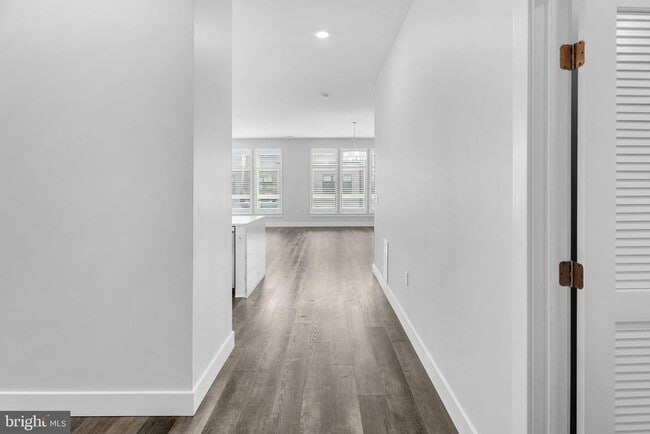 Foto del edificio - 1761 Old Meadow Rd
