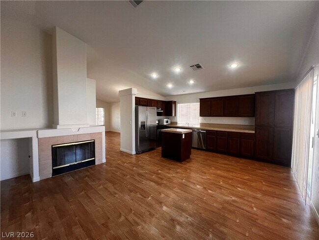 Foto del edificio - 1966 Windfall Ave