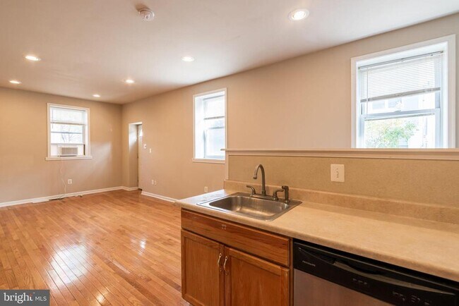 Foto del edificio - 2100 St Albans St