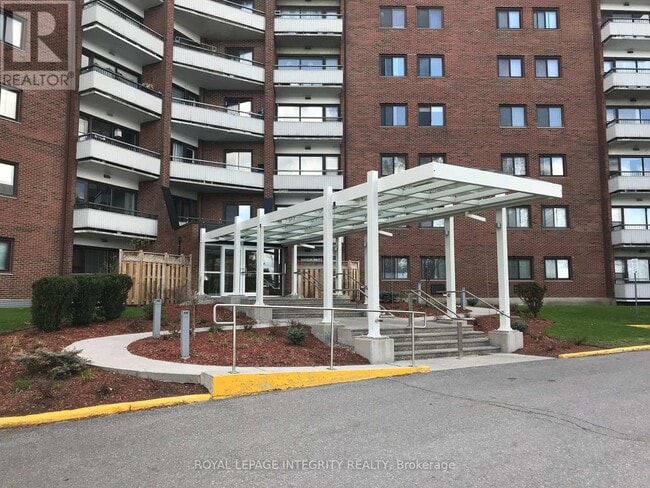 Building Photo - 20-820 Chesterton Dr