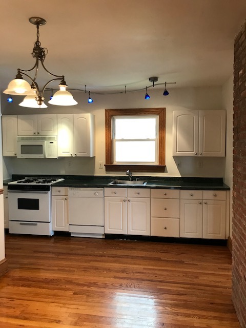 Kitchen - 110 Belmont Pl