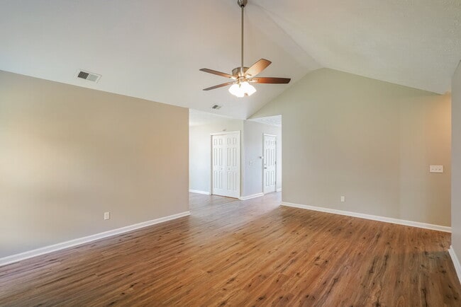 Building Photo - 722 Lou Gehrig Cir