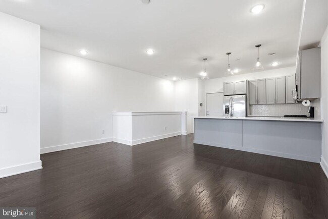 Foto del edificio - 516 W Montgomery Ave