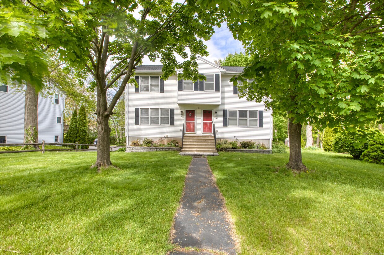 10 Clancy Rd Unit B, Branford, CT 06405 Room for Rent in Branford, CT