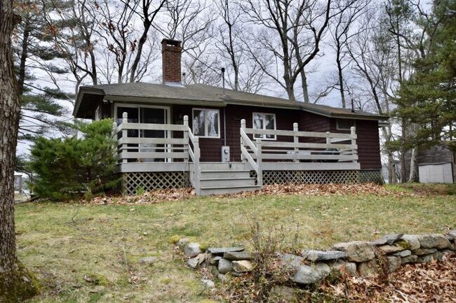 Building Photo - 3 bedroom in Lakeville MA 02347