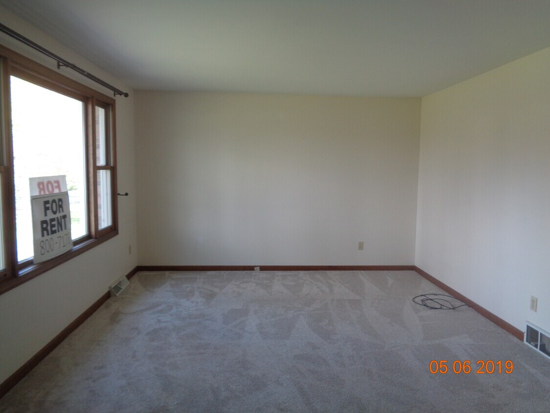 1425 Como Park Blvd, Depew, NY 14043 Townhome Rentals in Depew NY