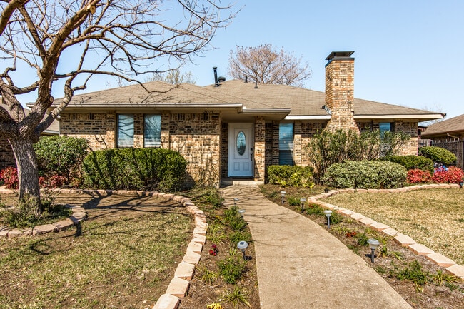 Photo - 2015 Stradivarius Ln House