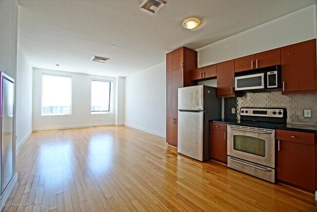 Building Photo - 3810 Wilshire Blvd
