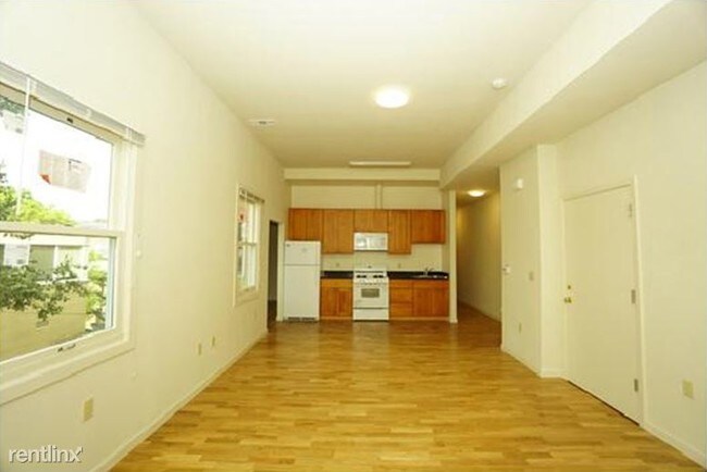 Building Photo - 2 br, 1 bath Apartment - 2227 4 Unit 4