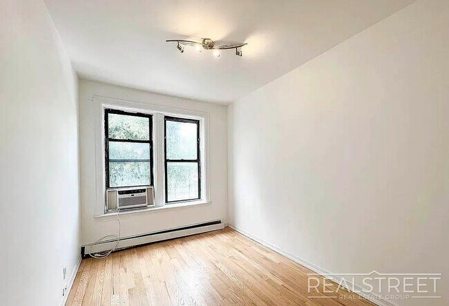 Foto del edificio - Nostrand Avenue