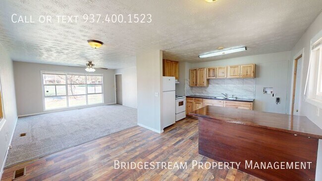 Building Photo - Updated 3 bedroom, 1 bath ranch house with...