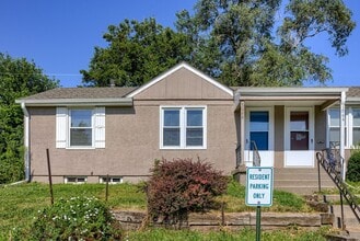 Building Photo - 3066 S 41st St