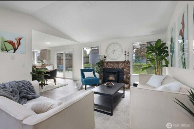 Foto del edificio - 6526 67th Pl NE