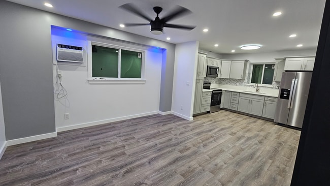 Photo - 415-415 Aumoku St House