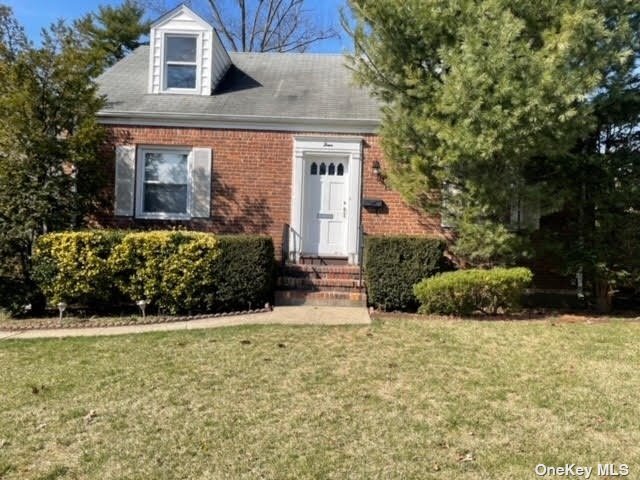 Primary Photo - 4 Old Tree Ln