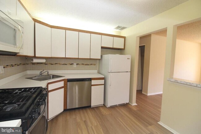 Foto del edificio - 7 Joyner Ct