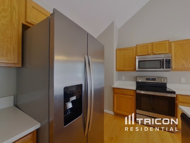 Foto del edificio - 922 Hollow Hill Ct