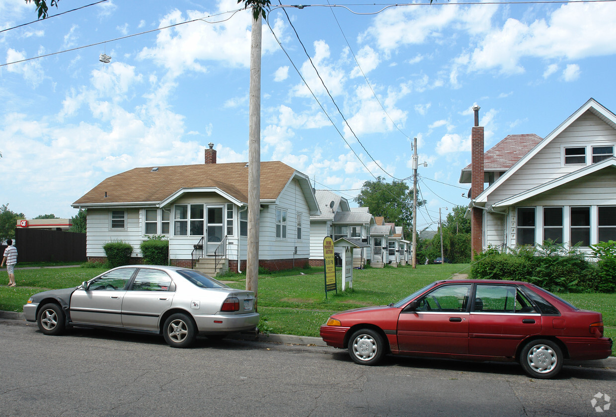 Primary Photo - 1228 E 12th St