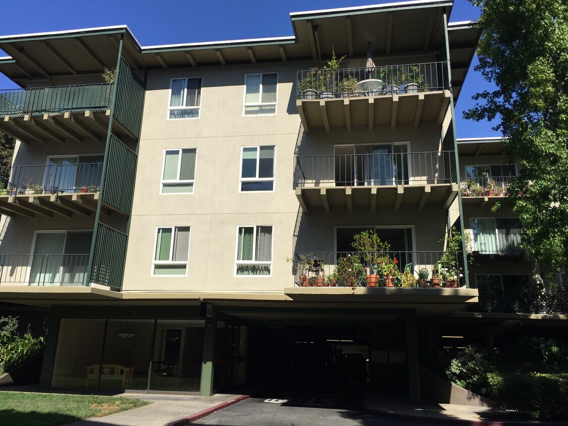 821 N Humboldt St Unit 302, San Mateo, CA 94401 Condo for Rent in San