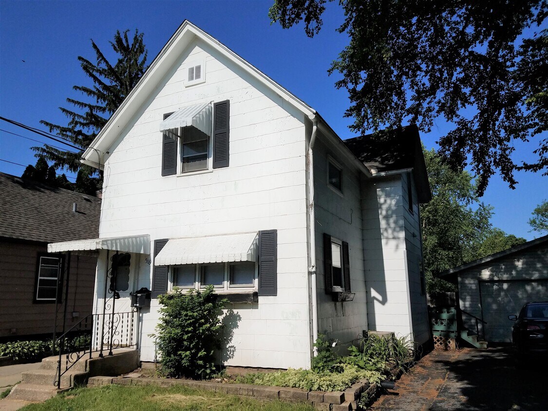 518 Summit St, Rockford, IL 61107 House Rental in Rockford, IL