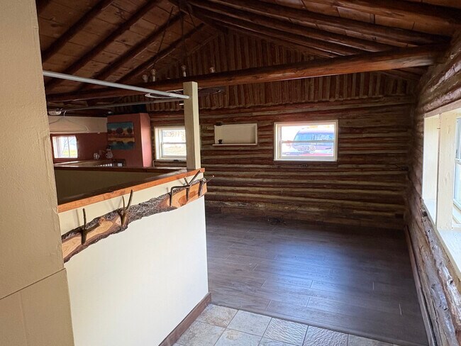 Foto del edificio - 3050 J Maddy Pky