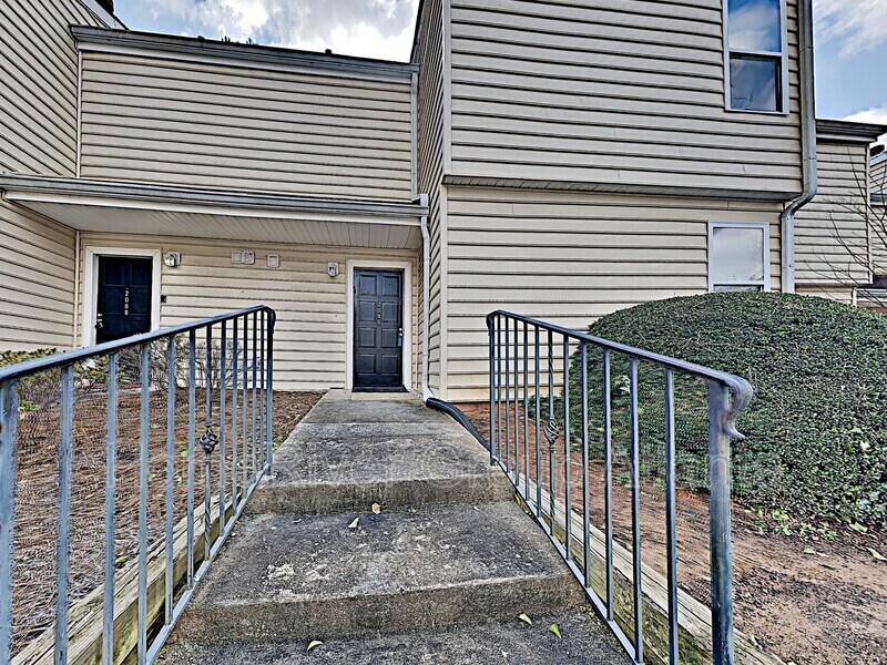 2090 Oak Park Ln, Decatur, GA 30032 House Rental in Decatur, GA