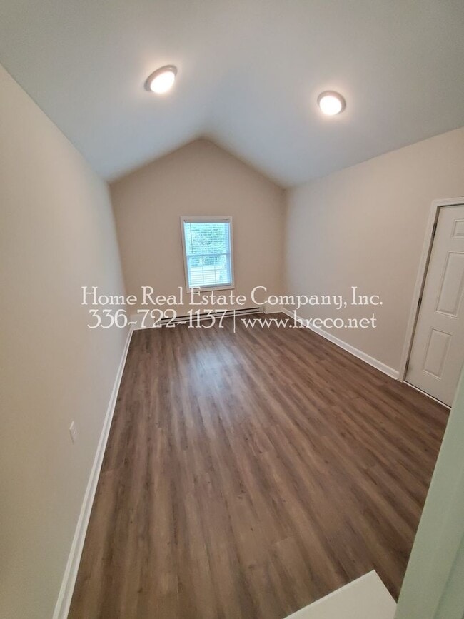 Building Photo - 3321 Emory Dr