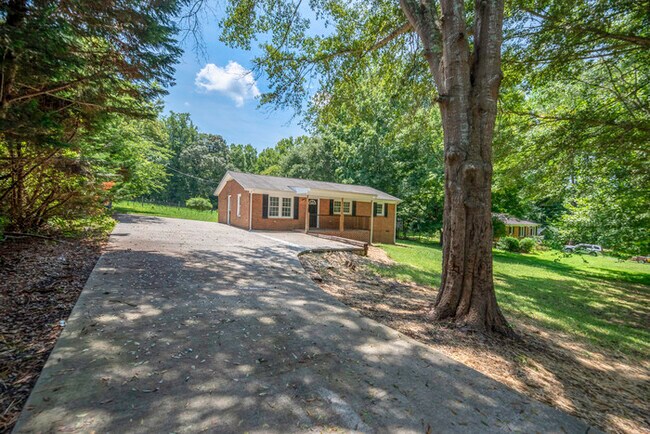 Foto del edificio - 8901 Richardson King Rd